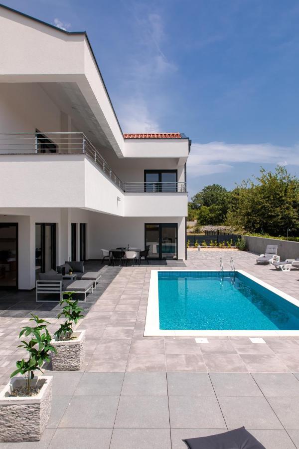 Villa Graefin Malinska Exteriör bild