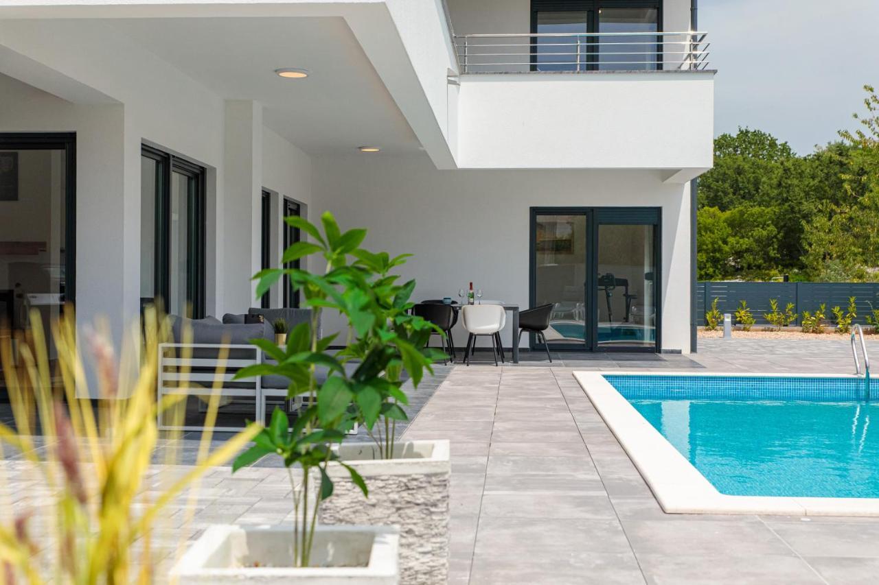 Villa Graefin Malinska Exteriör bild